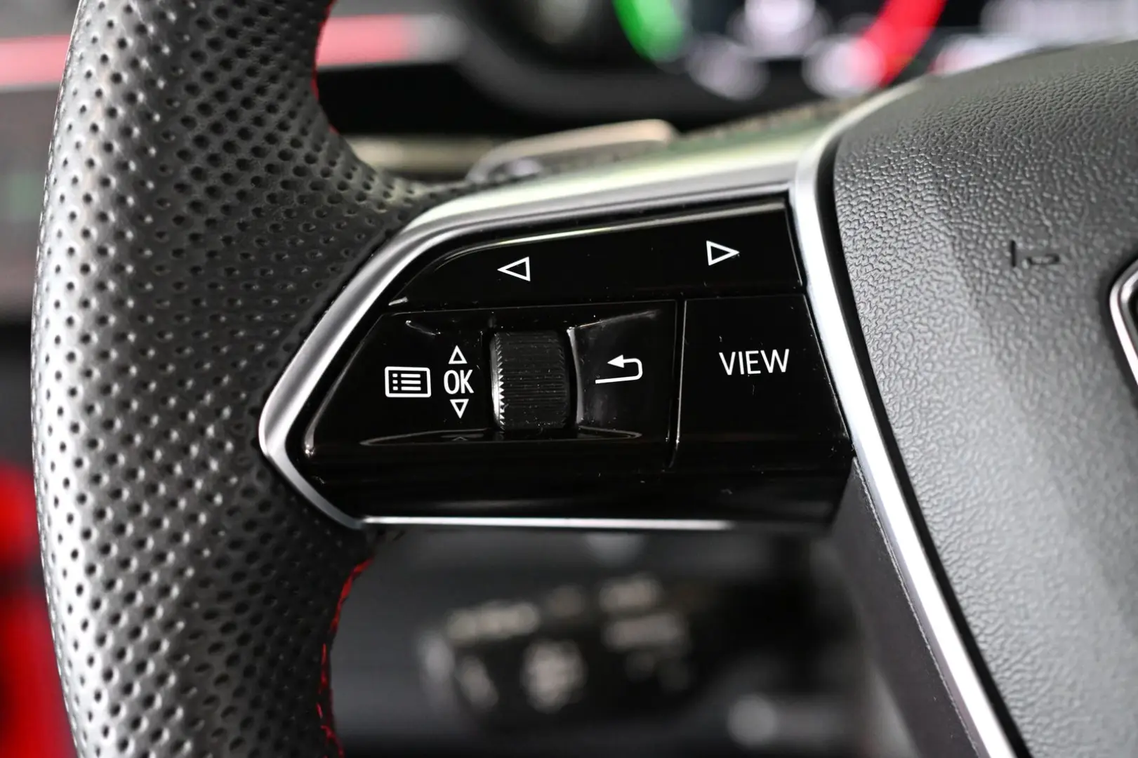 Q8 e-tron 55 Quattro Advanced S-Line Matrix 21