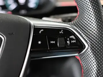 Q8 e-tron 55 Quattro Advanced S-Line Matrix 21