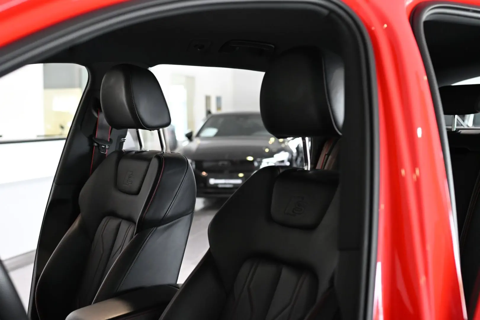 Q8 e-tron 55 Quattro Advanced S-Line Matrix 21