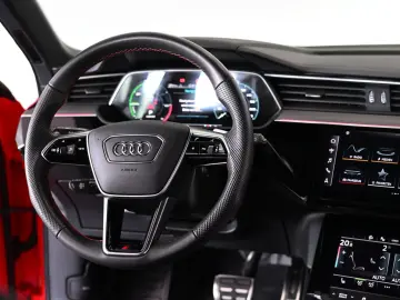 Q8 e-tron 55 Quattro Advanced S-Line Matrix 21