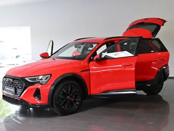 Q8 e-tron 55 Quattro Advanced S-Line Matrix 21