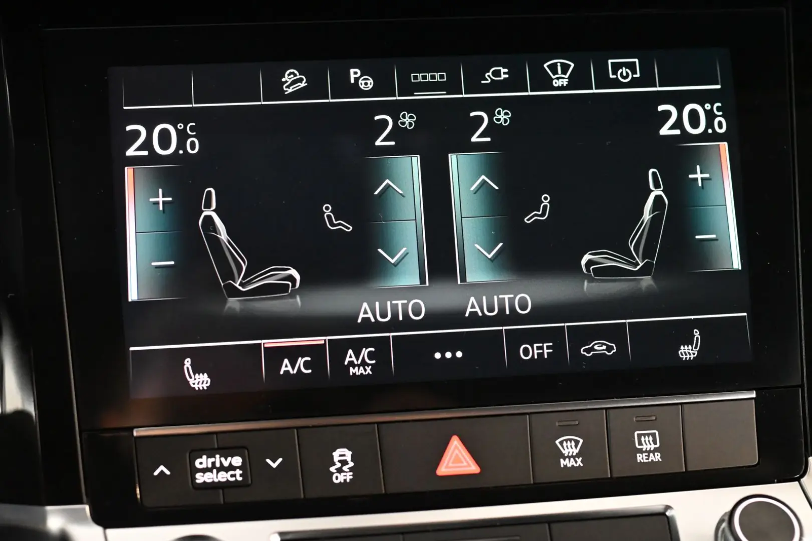 Q8 e-tron 55 Quattro Advanced S-Line Matrix 21