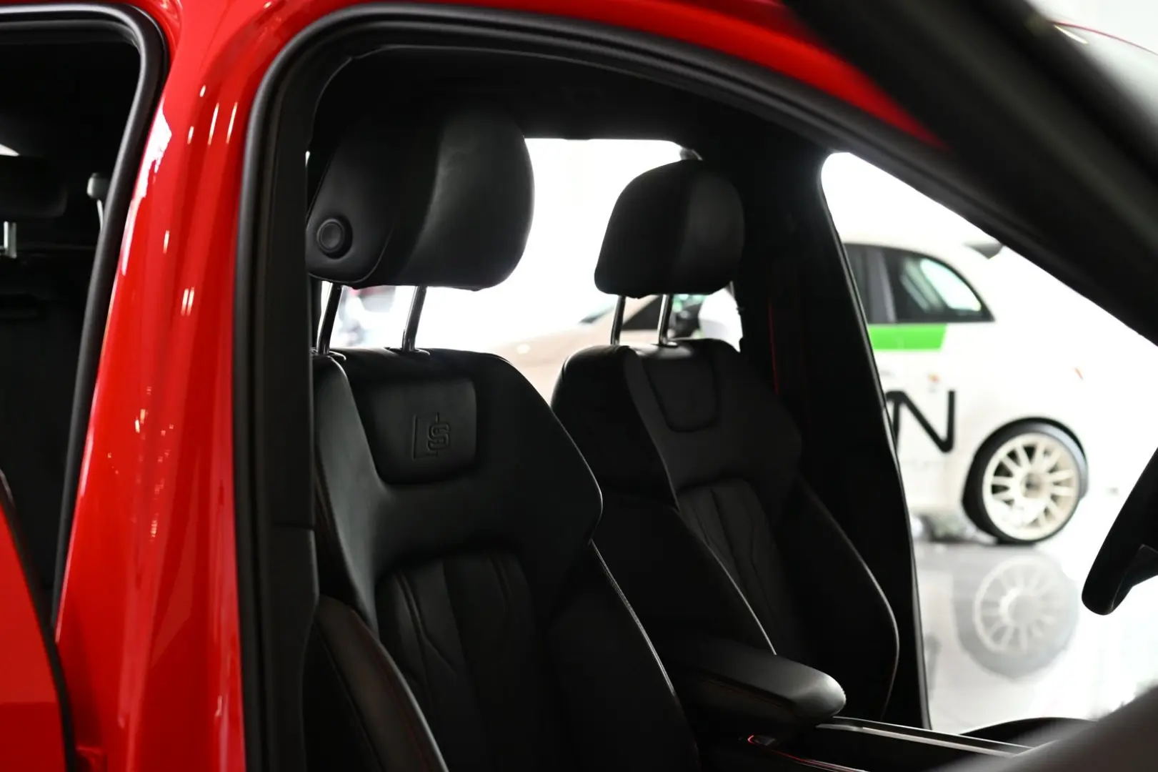 Q8 e-tron 55 Quattro Advanced S-Line Matrix 21