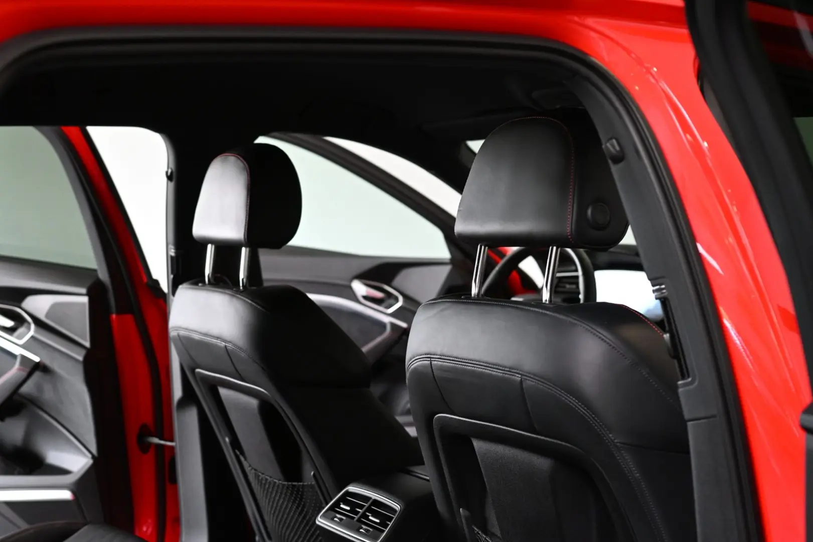 Q8 e-tron 55 Quattro Advanced S-Line Matrix 21