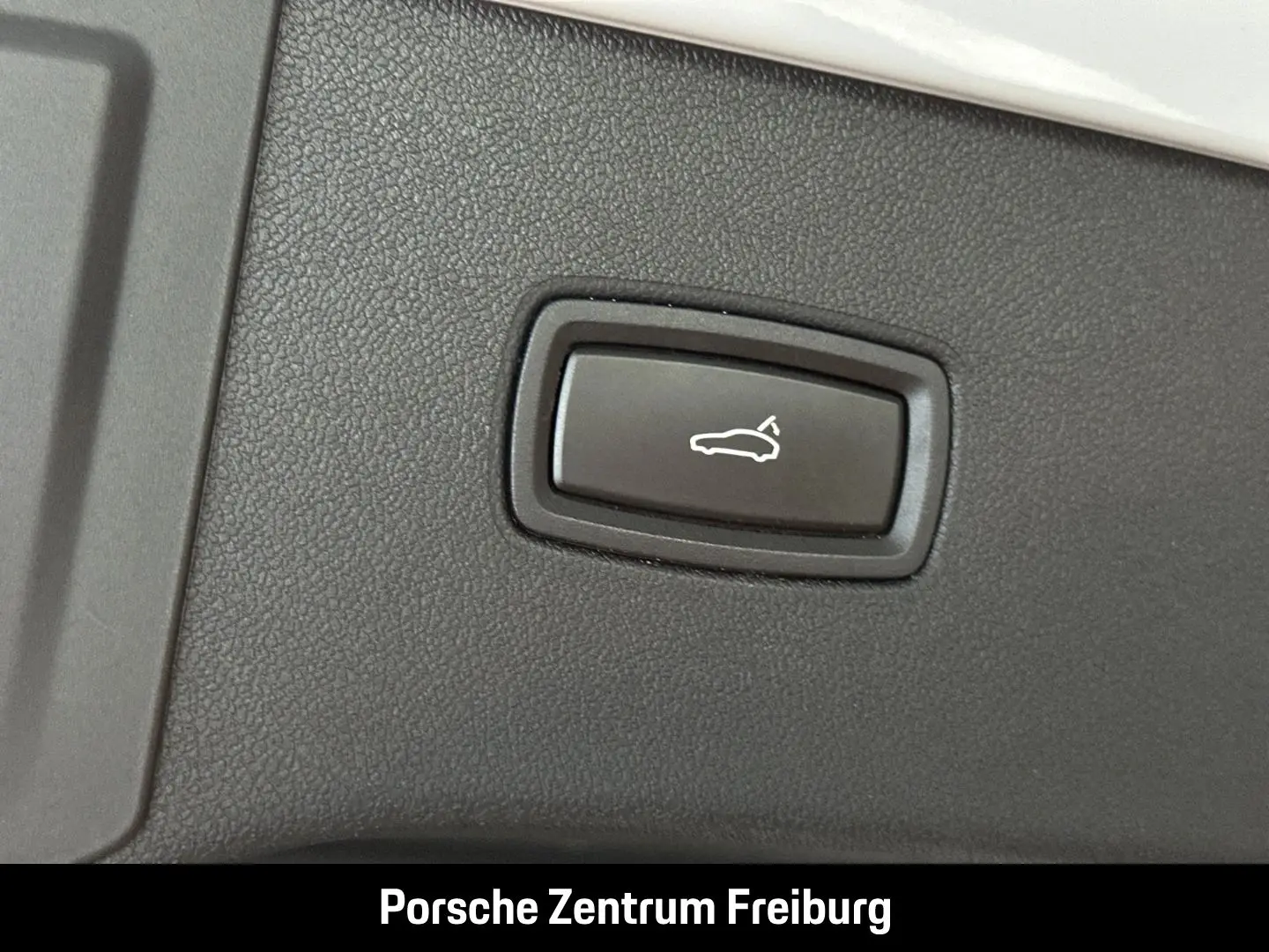 Cayenne E-Hybrid BOSE LED-Matrix InnoDrive