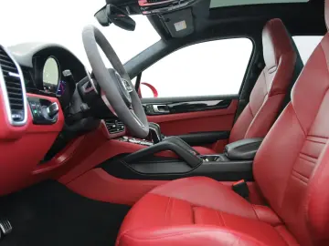 Cayenne GTS 18Wege ACC Pano 360  BOSE AHK 21