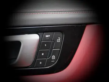 Cayenne GTS 18Wege ACC Pano 360  BOSE AHK 21