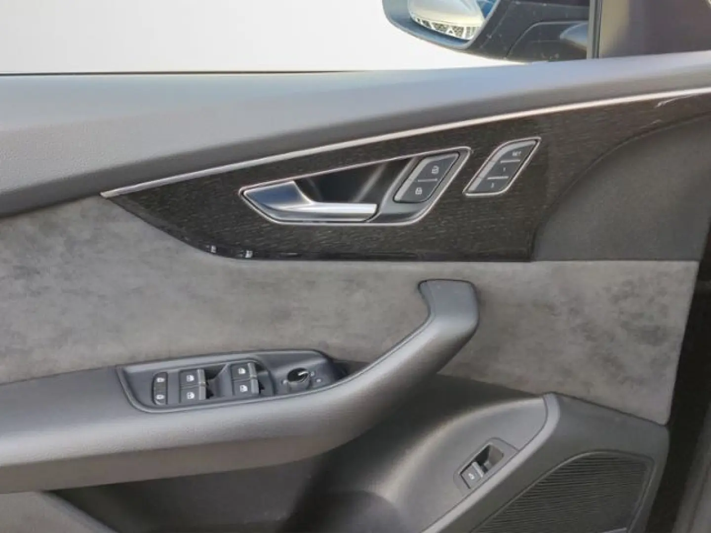 SQ8 4.0 TFSI MATRIX STANDH B&O LEDER