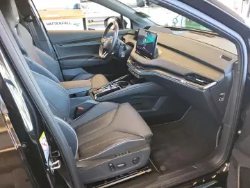 ENYAQ COUPE RS SUITE MTRX CRYSTAL ACC HuD PANO