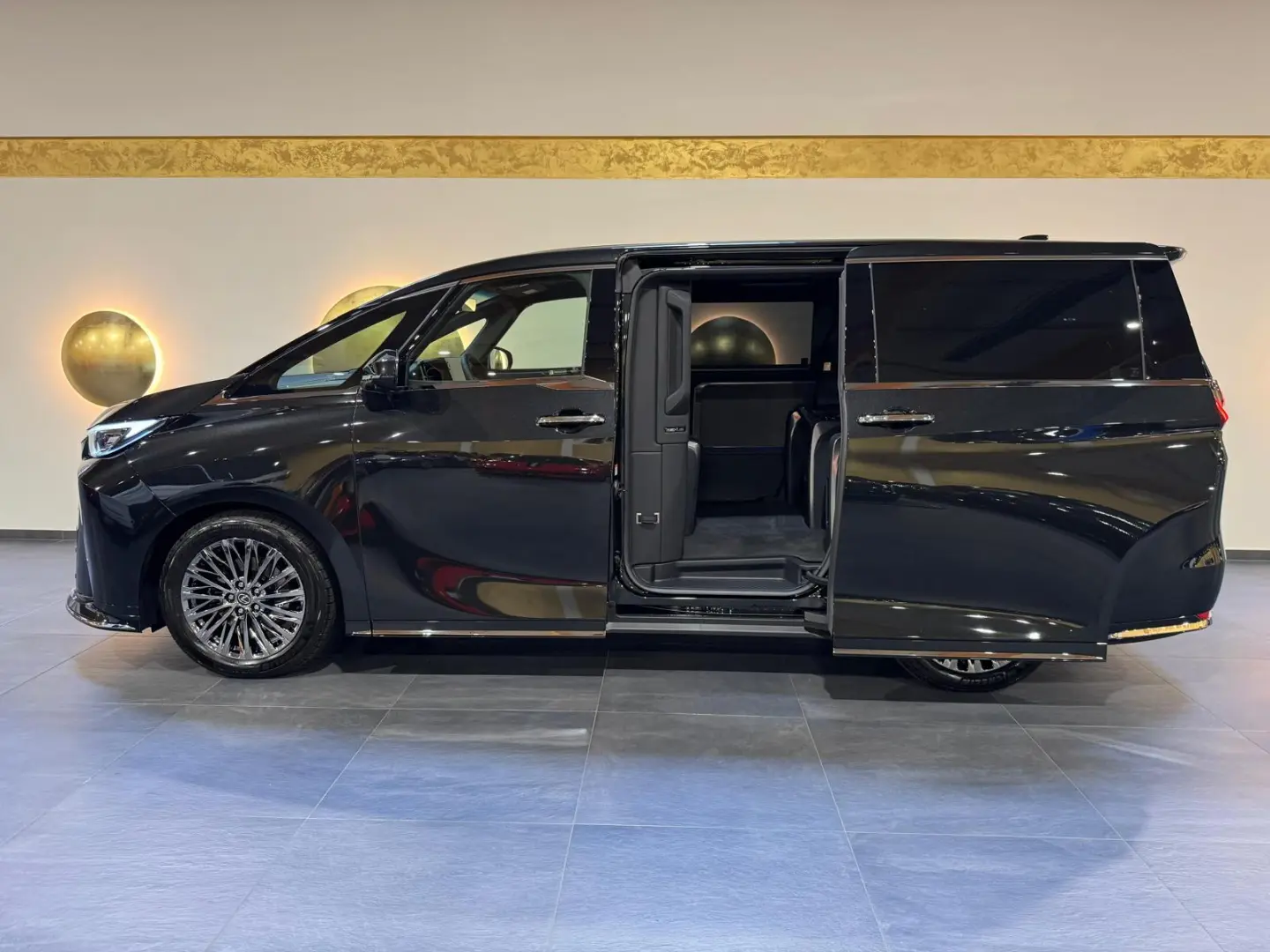 Lexus LM LEXUS LM 350H AWD LUXURY 4 loc