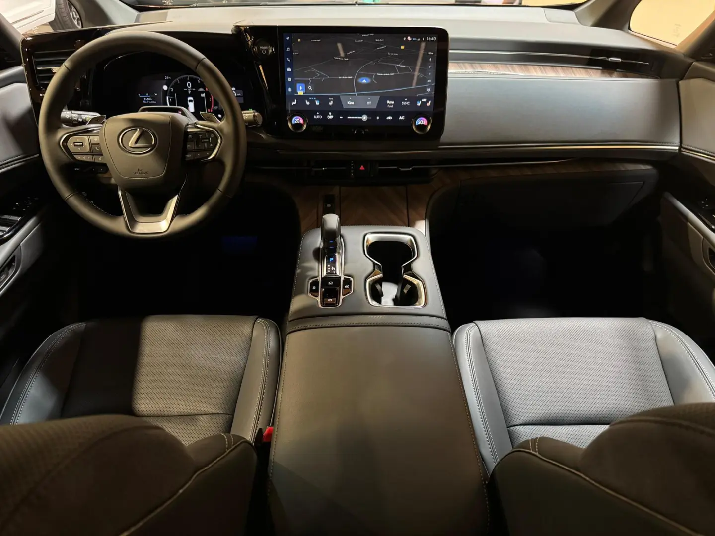 Lexus LM LEXUS LM 350H AWD LUXURY 4 loc