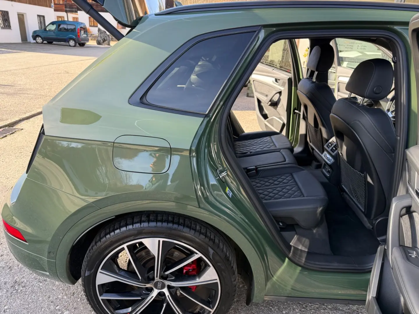 SQ5 3.0Ltr-251kW(341PS) S-Line Matrix