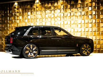 Rolls-Royce Cullinan SERIES II FACELIFT BESPOKE STOCK