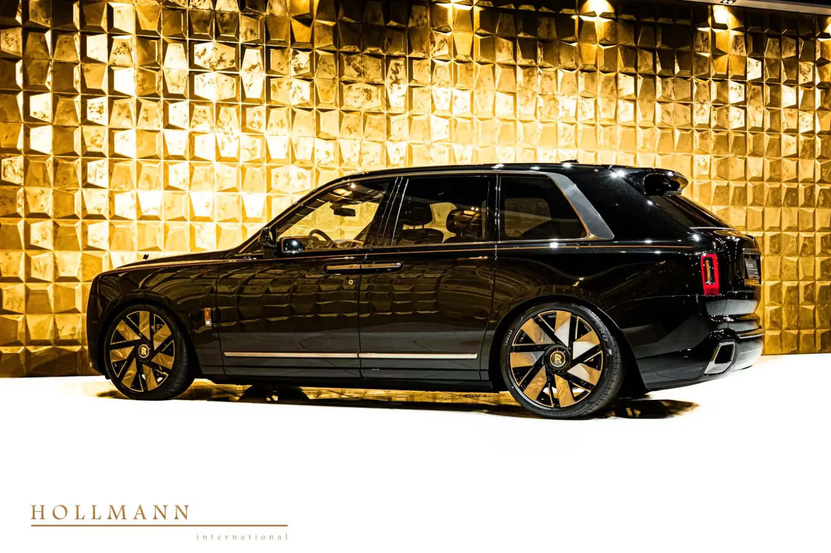 Rolls-Royce Cullinan SERIES II FACELIFT BESPOKE STOCK