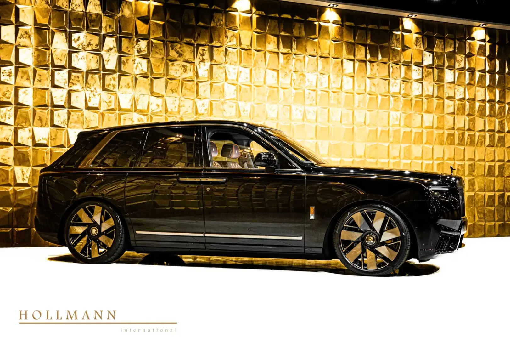 Rolls-Royce Cullinan SERIES II FACELIFT BESPOKE STOCK