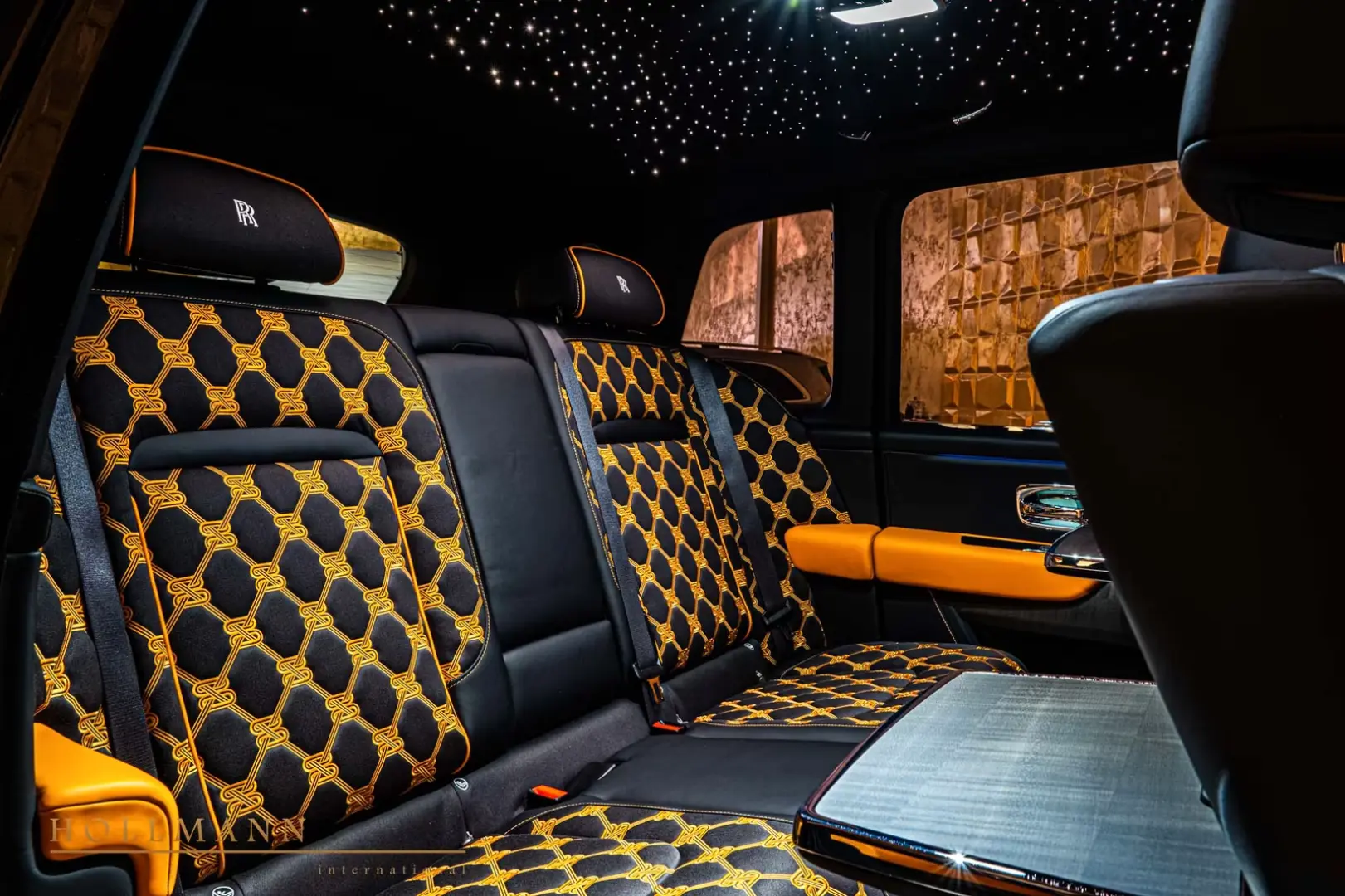 Rolls-Royce Cullinan SERIES II FACELIFT BESPOKE STOCK