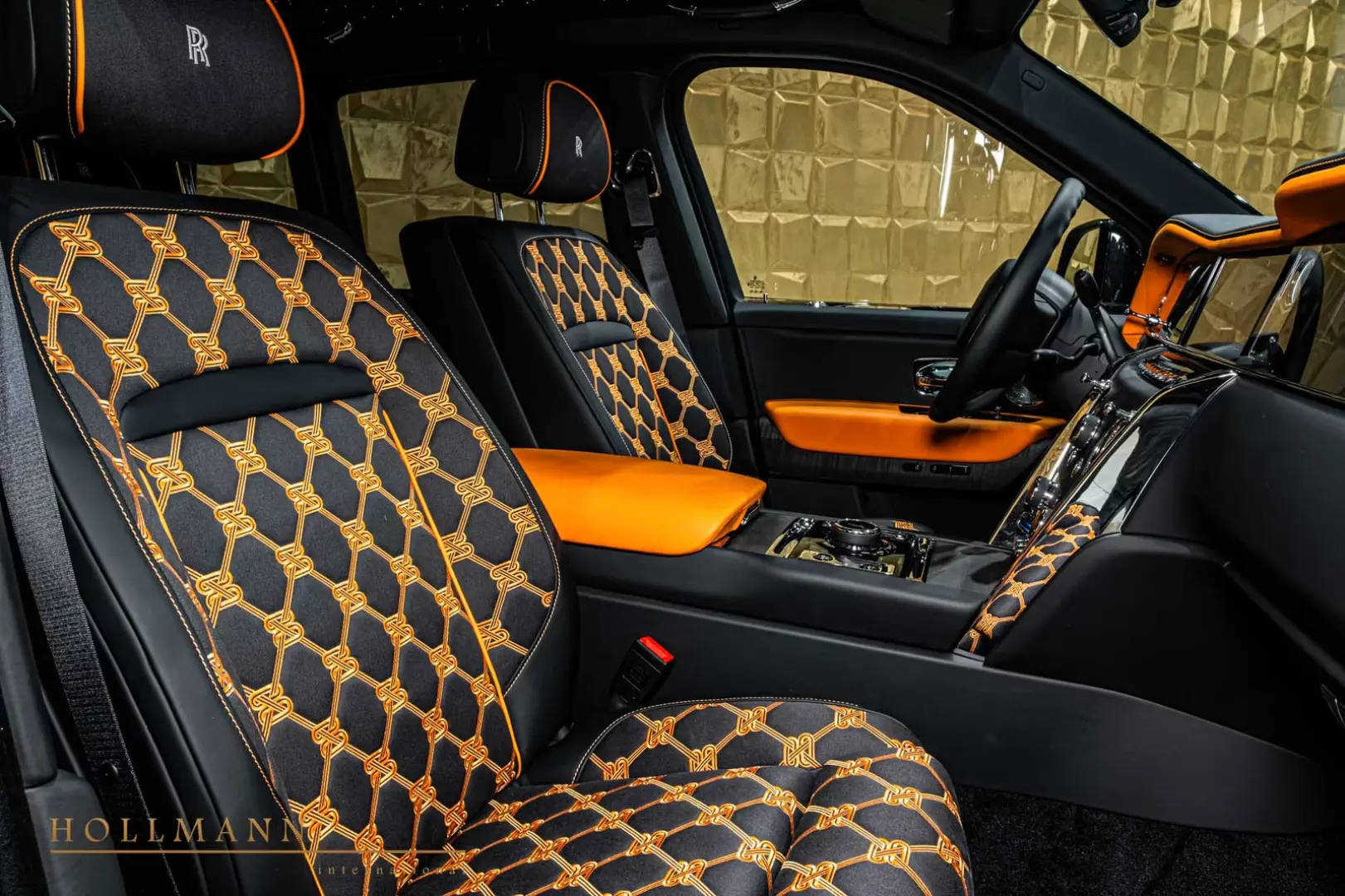 Rolls-Royce Cullinan SERIES II FACELIFT BESPOKE STOCK