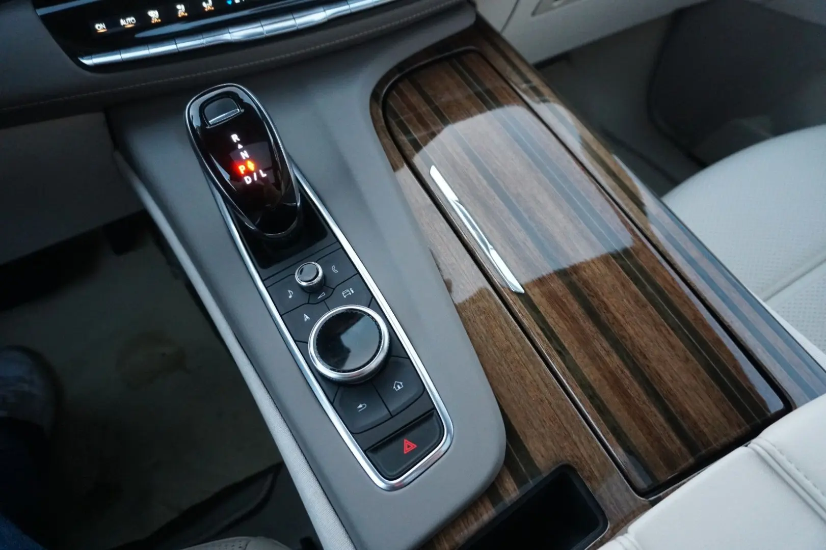 Escalade Platinum ESV 6.2l V8 7-Si Lang HUD MWST