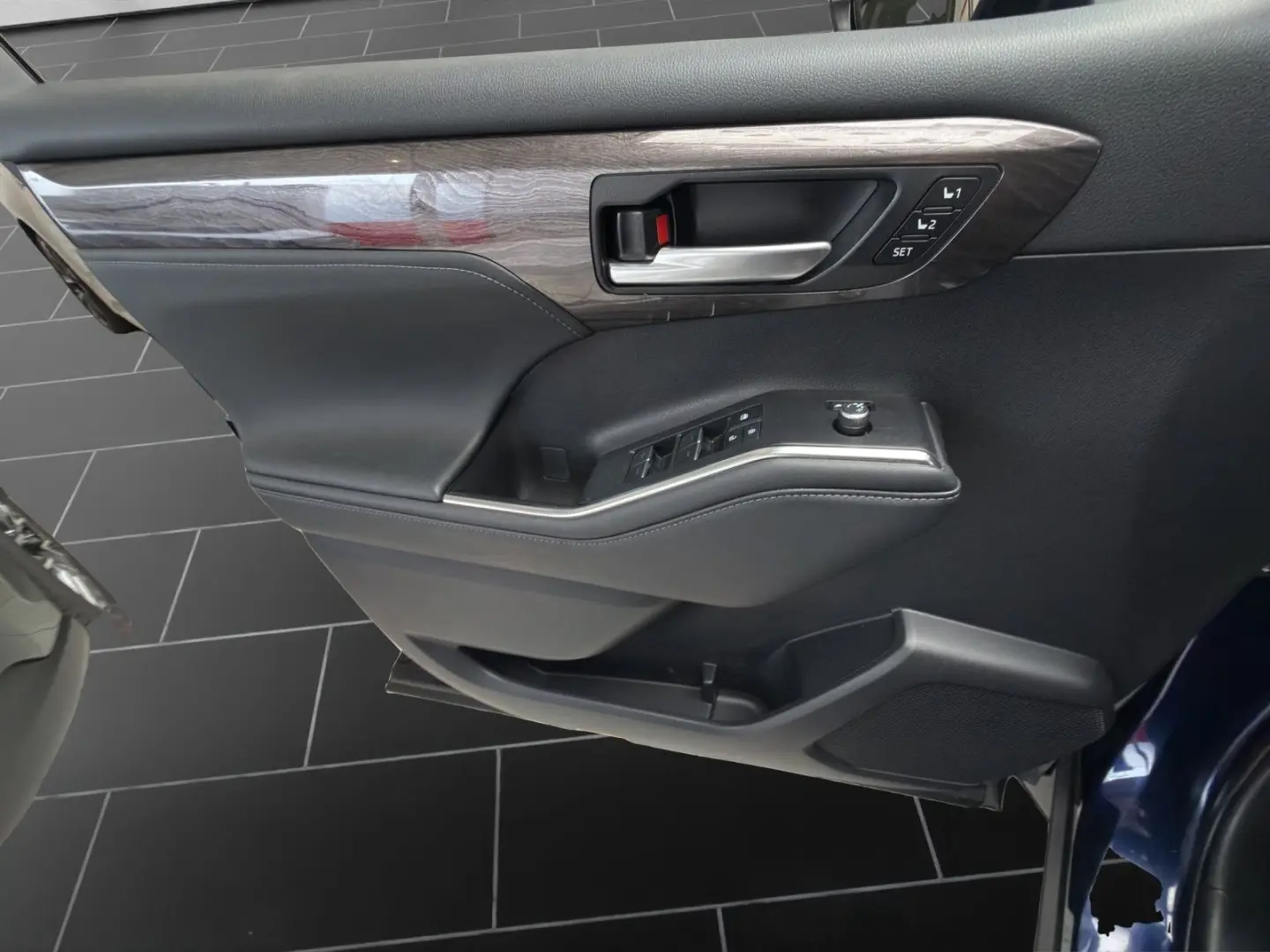 Highlander Hybrid Luxury