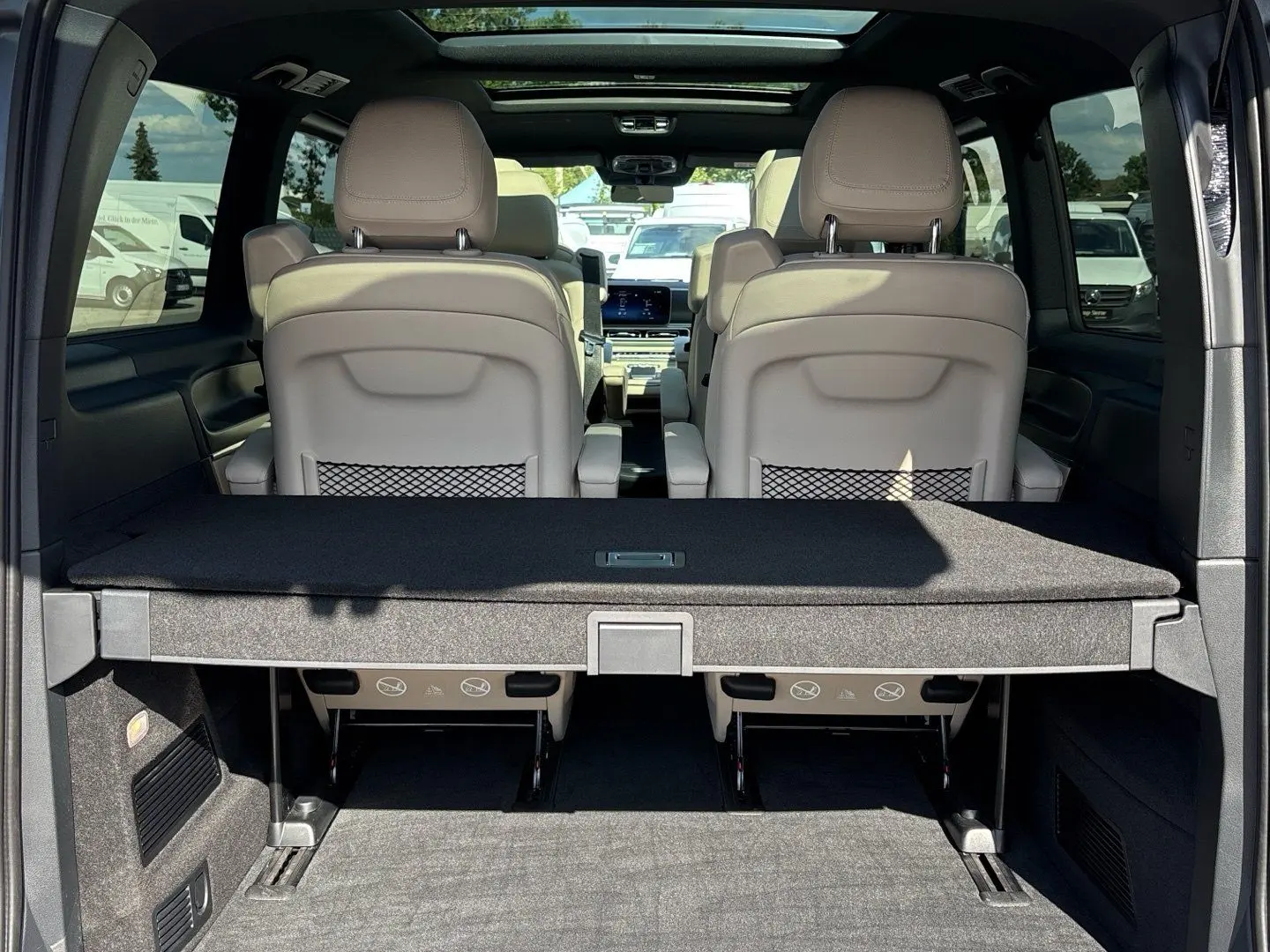 V 300d Avantgarde 4x4 lang AMG Pano 360  AHK2 5t