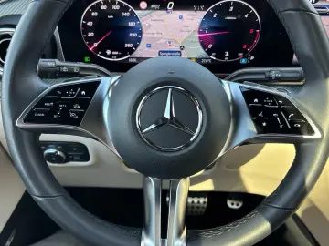 V 300d Avantgarde 4x4 lang AMG Pano 360  AHK2 5t