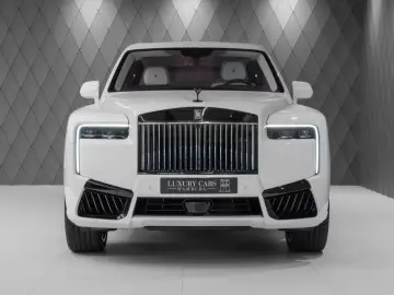 Rolls-Royce Cullinan BLACK BADGE 2025 WHITE WHITE VIP