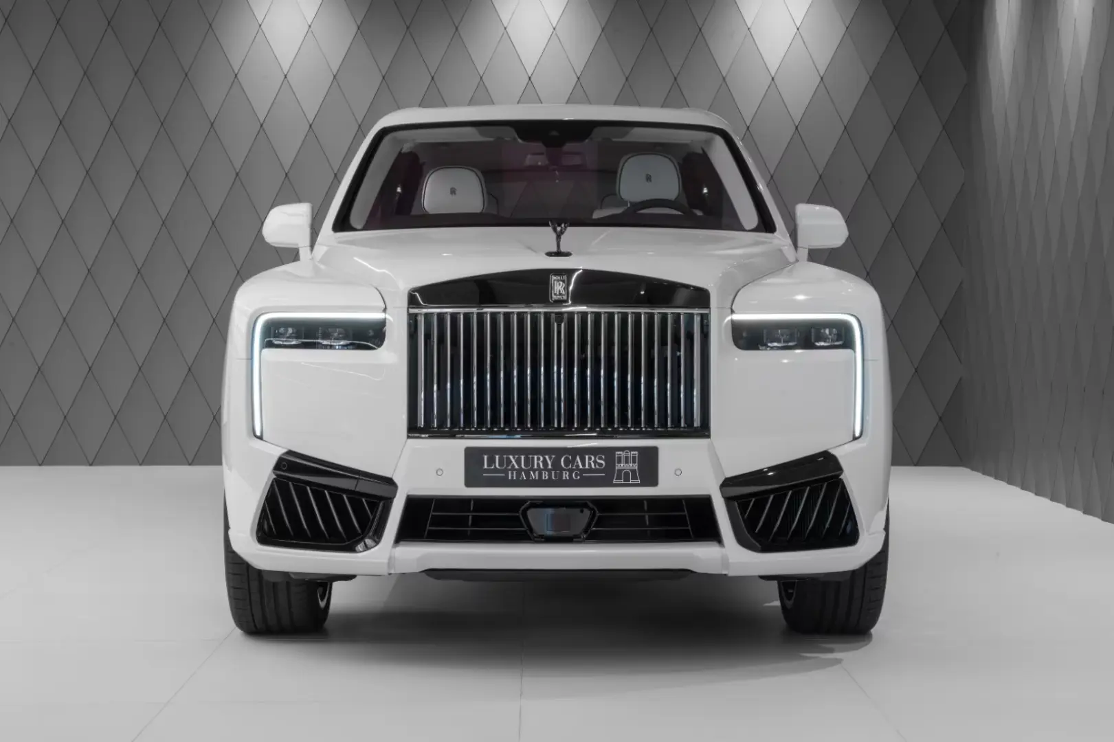 Rolls-Royce Cullinan BLACK BADGE 2025 WHITE WHITE VIP