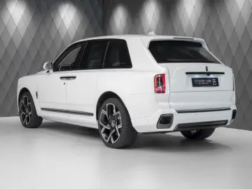 Rolls-Royce Cullinan BLACK BADGE 2025 WHITE WHITE VIP