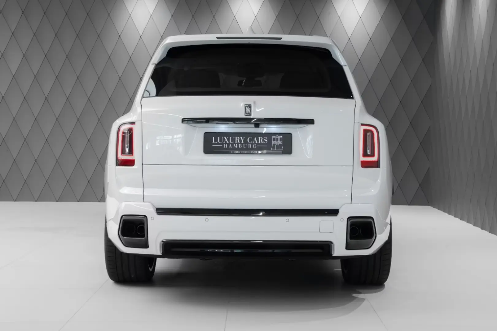Rolls-Royce Cullinan BLACK BADGE 2025 WHITE WHITE VIP