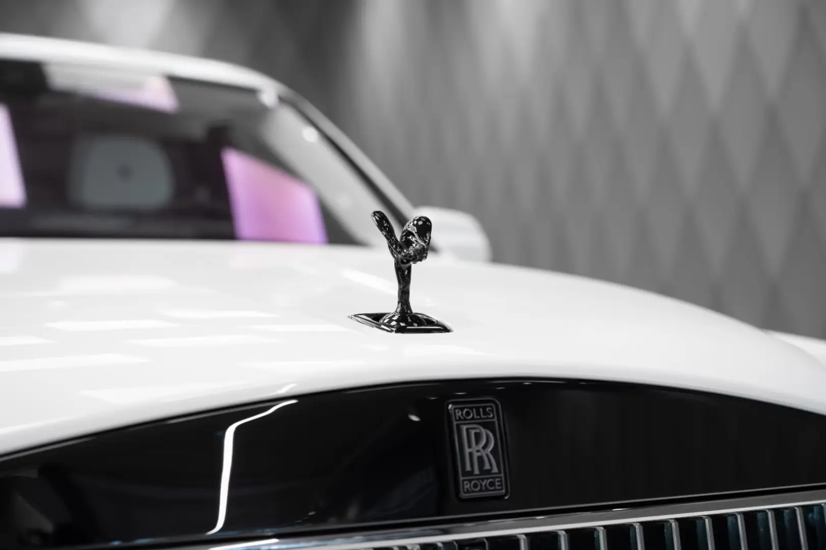 Rolls-Royce Cullinan BLACK BADGE 2025 WHITE WHITE VIP