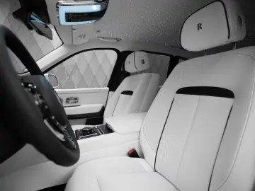 Rolls-Royce Cullinan BLACK BADGE 2025 WHITE WHITE VIP