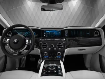 Rolls-Royce Cullinan BLACK BADGE 2025 WHITE WHITE VIP