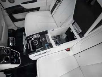 Rolls-Royce Cullinan BLACK BADGE 2025 WHITE WHITE VIP