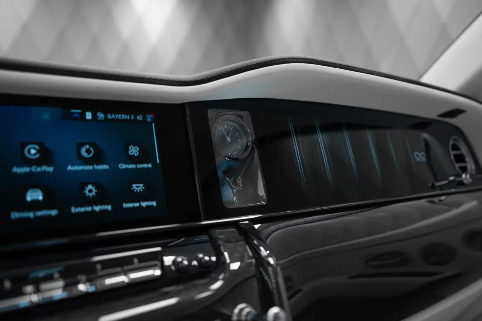 Rolls-Royce Cullinan BLACK BADGE 2025 WHITE WHITE VIP