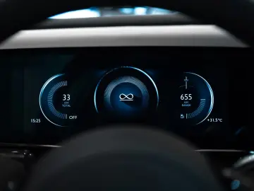 Rolls-Royce Cullinan BLACK BADGE 2025 WHITE WHITE VIP