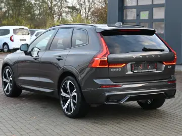 XC60 B4 AWD Plus Dark LED PANO STHZ LUFT 360 H&K