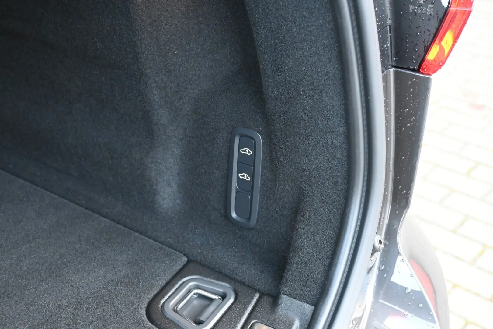 XC60 B4 AWD Plus Dark LED PANO STHZ LUFT 360 H&K