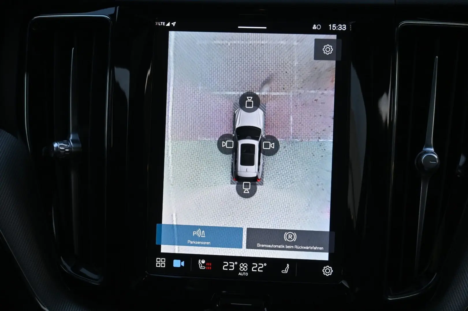 XC60 B4 AWD Plus Dark LED PANO STHZ LUFT 360 H&K