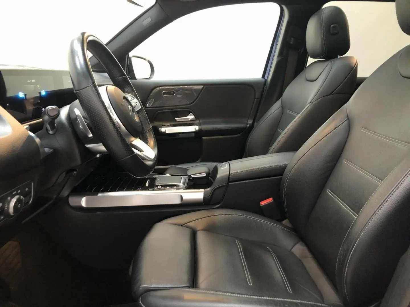 GLB 250 4M AMG NIGHT Distr Pano AHK 360  7-Sitze