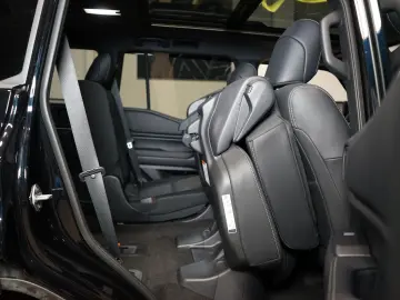 Land Cruiser EXECUTIVE AUX.HEAT JBL 74.545€NETTO