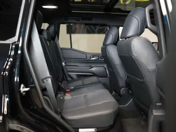 Land Cruiser EXECUTIVE AUX.HEAT JBL 74.545€NETTO