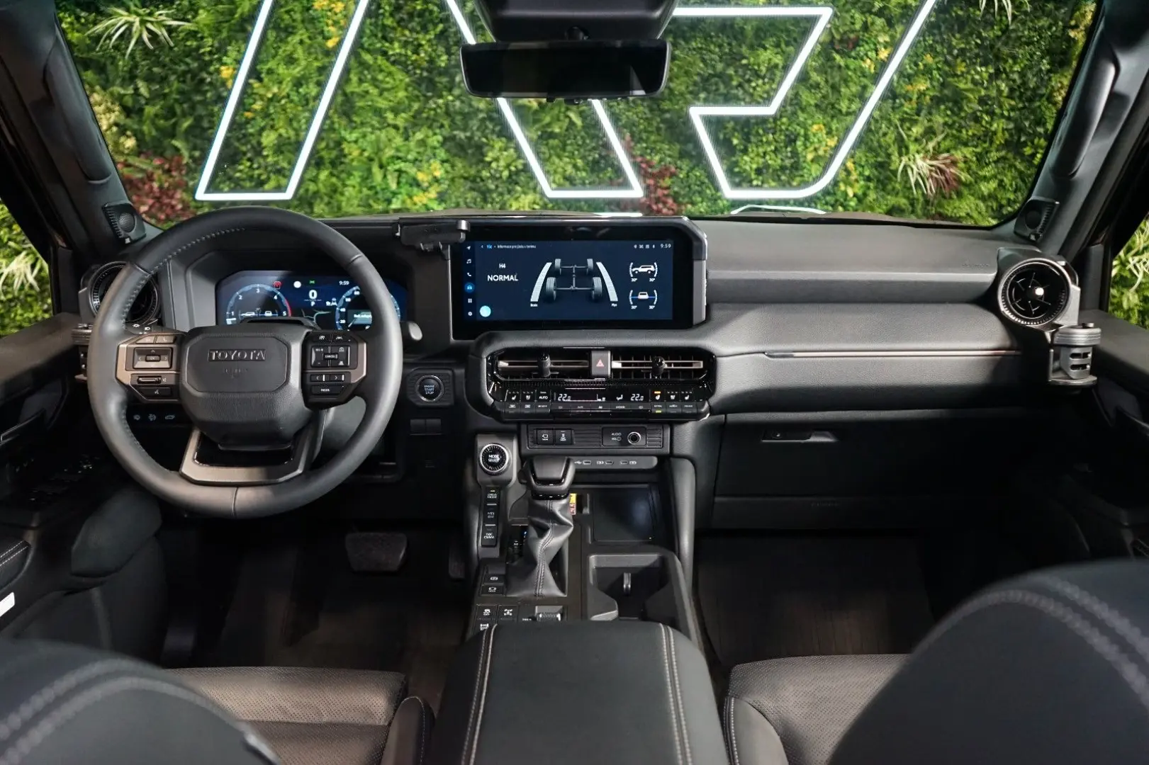 Land Cruiser EXECUTIVE AUX.HEAT JBL 74.545€NETTO