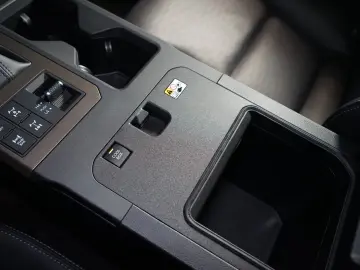 Land Cruiser EXECUTIVE AUX.HEAT JBL 74.545€NETTO