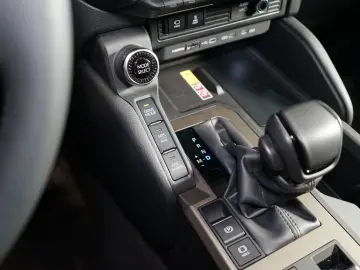 Land Cruiser EXECUTIVE AUX.HEAT JBL 74.545€NETTO