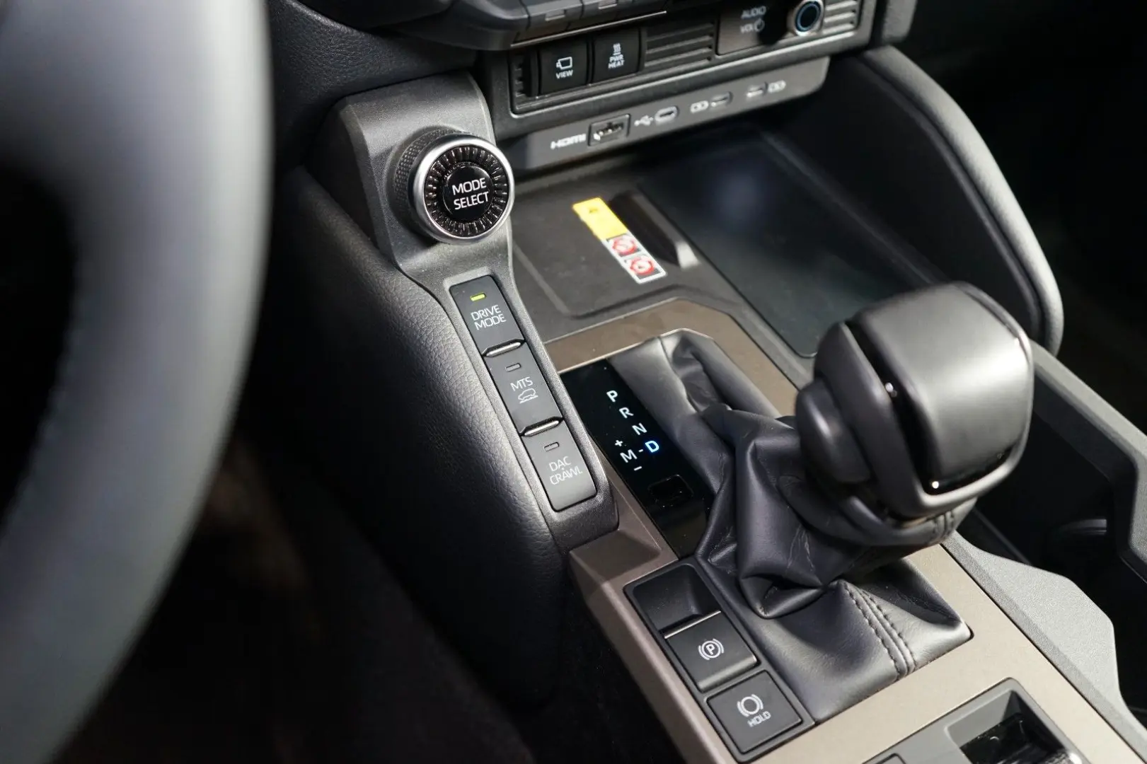 Land Cruiser EXECUTIVE AUX.HEAT JBL 74.545€NETTO