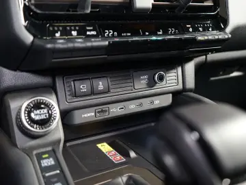 Land Cruiser EXECUTIVE AUX.HEAT JBL 74.545€NETTO