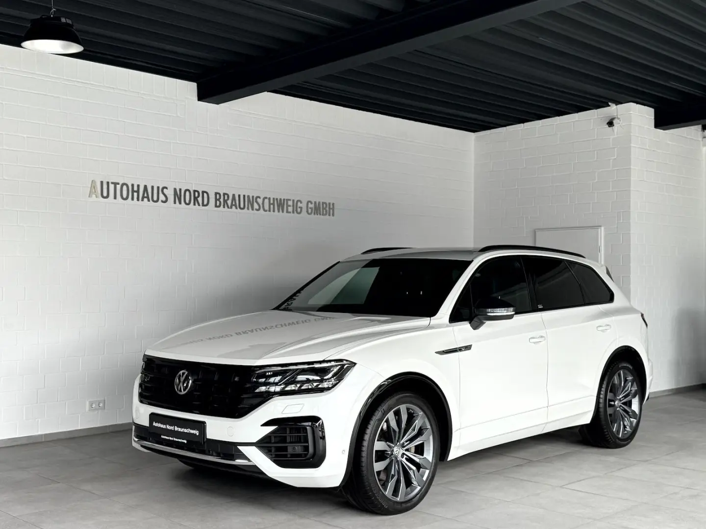 Touareg 3.0 TSI R Line One Million BlackStyle