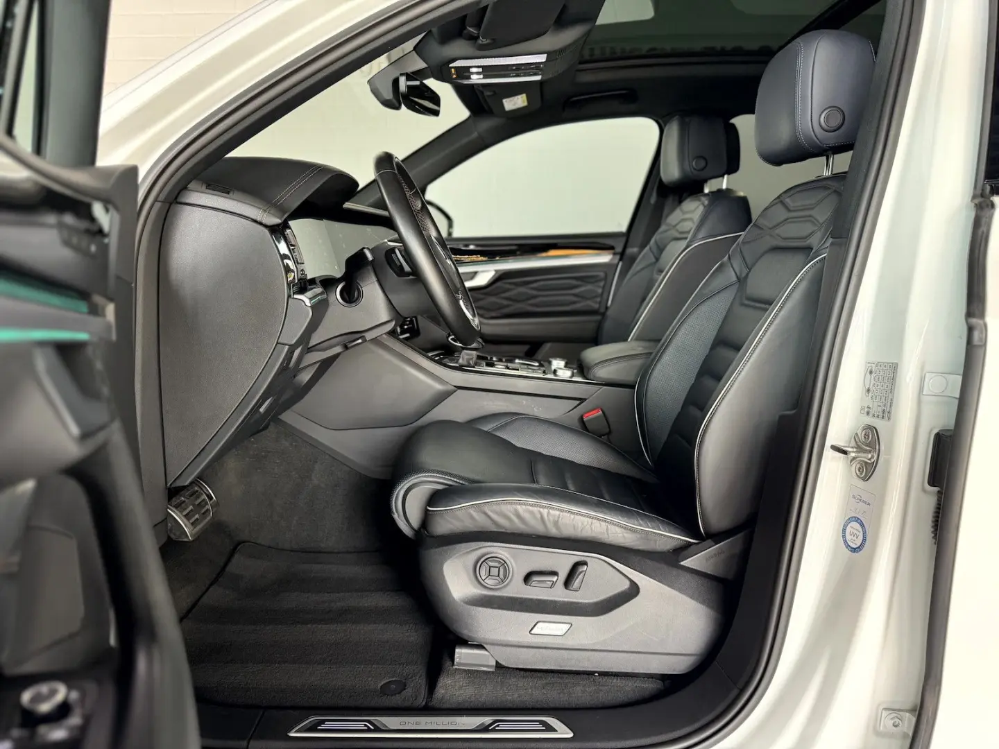 Touareg 3.0 TSI R Line One Million BlackStyle