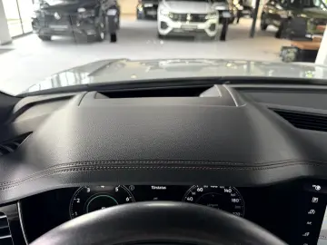 Touareg 3.0 TSI R Line One Million BlackStyle