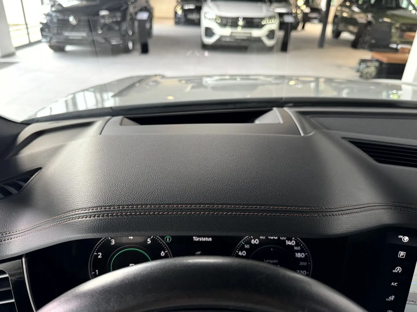 Touareg 3.0 TSI R Line One Million BlackStyle